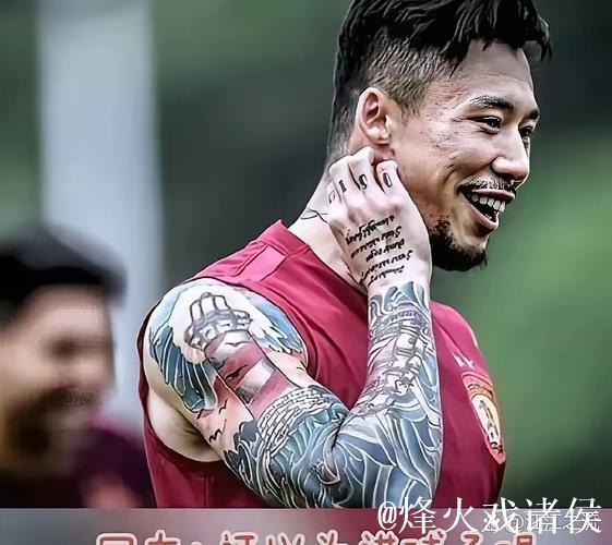 纹身再凶也没用!混混直播挑战职业拳手,被教育到怀疑人生! 纹身再凶也没用!混混直播挑战职业拳手,被教育到怀疑人生!