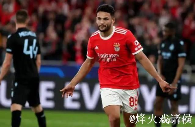 欧冠2连胜！62岁穆帅绝境自救：带队狂升10名 末