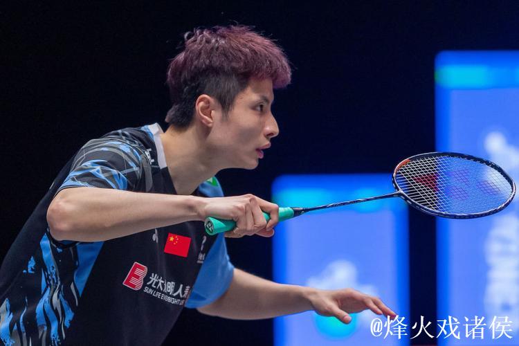 十五运会羽毛球资格赛:石宇奇上演逆转 郑思维复出首战告捷 十五运会羽毛球资格赛:石宇奇上演逆转 郑思维复出首战告捷